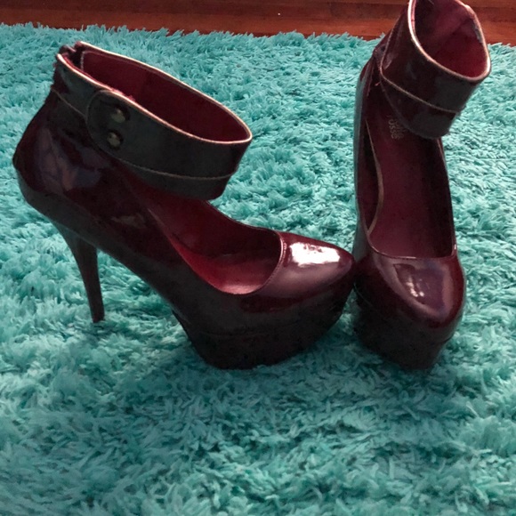 High Heels - Picture 4 of 4